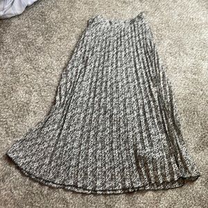 Black and white floral pleated skirt